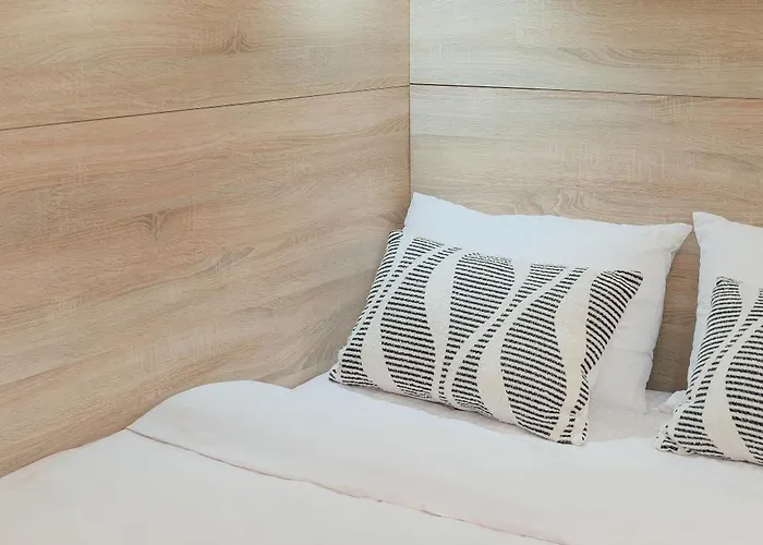 Mini Smart On Shpytalna 13- Economy *